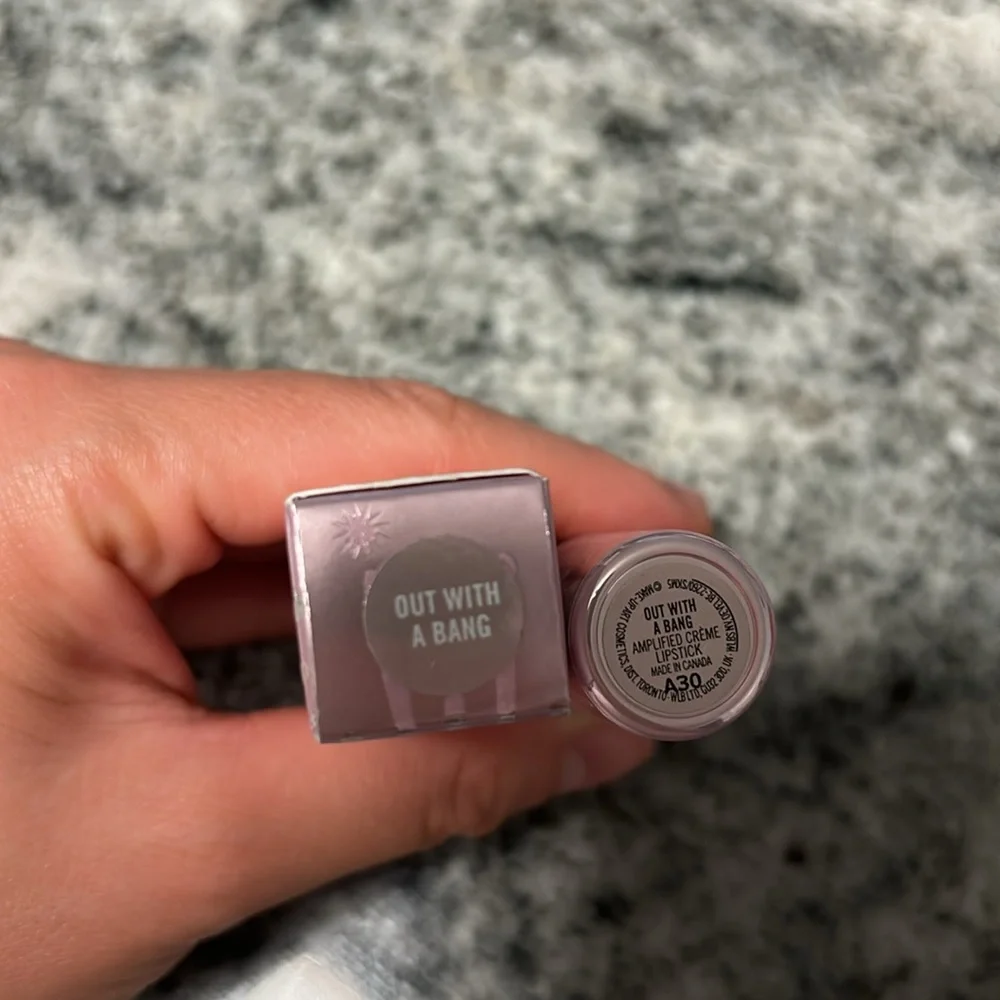 MAC Amplified Creme Frosted Firework Lipstick - OUT WITH A BANG